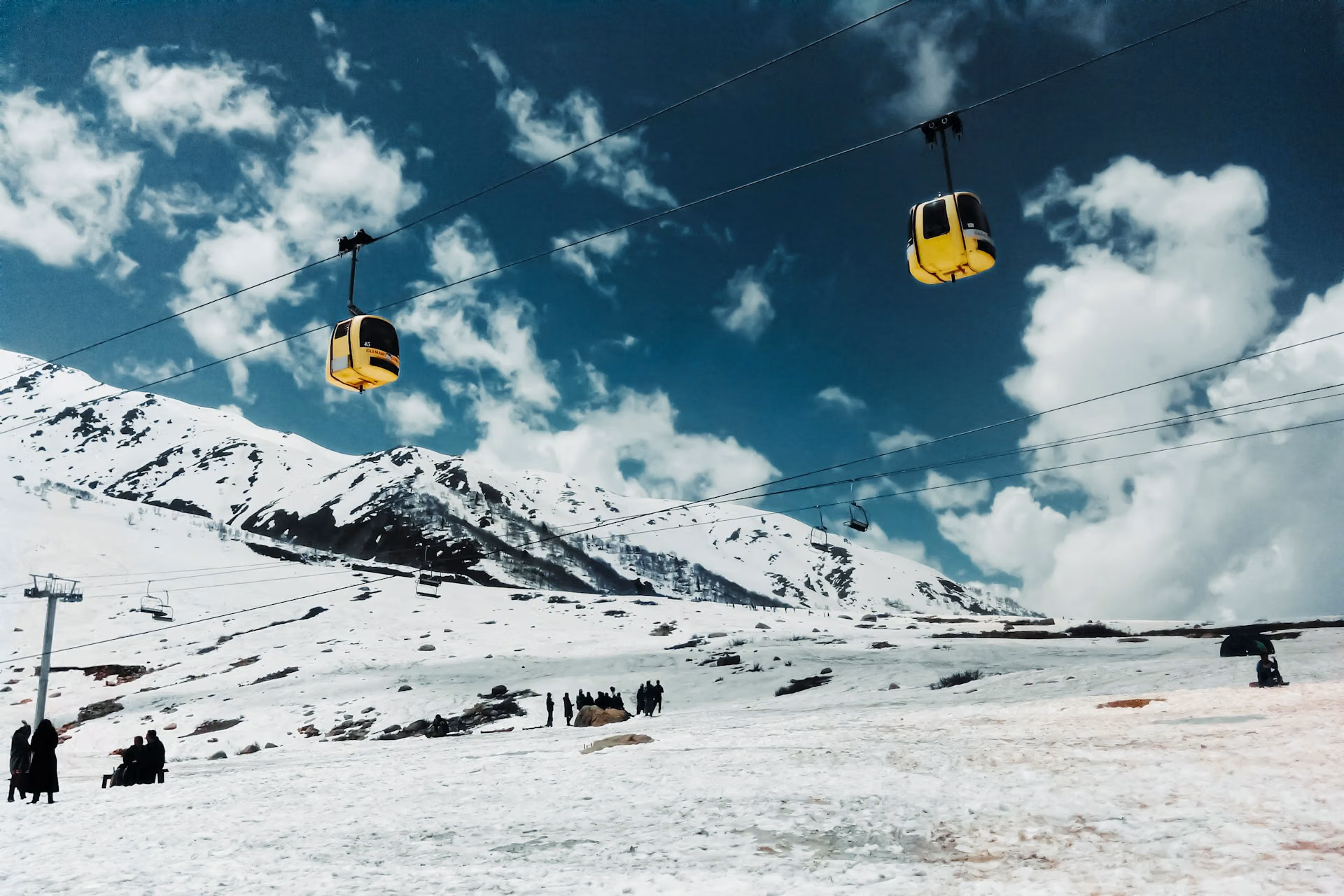 Gulmarg Gondola over snowy slopes